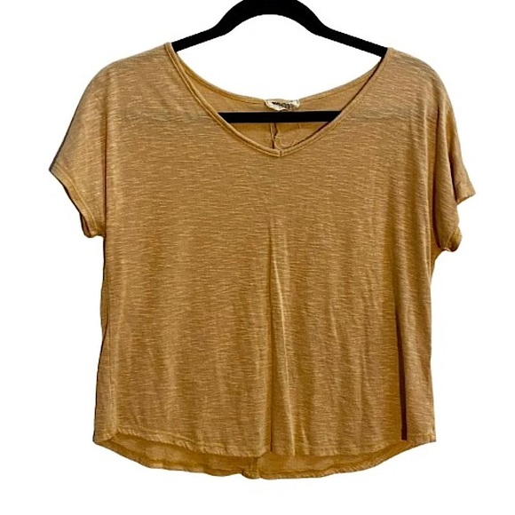 Smoke & Mirrors Button-Back Yellow Top - Picture 2 of 5